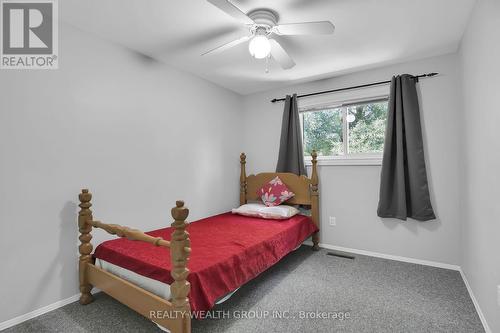 83 - 320 Westminster Avenue, London, ON - Indoor Photo Showing Bedroom