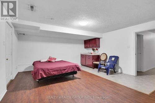 83 - 320 Westminster Avenue, London, ON - Indoor Photo Showing Bedroom