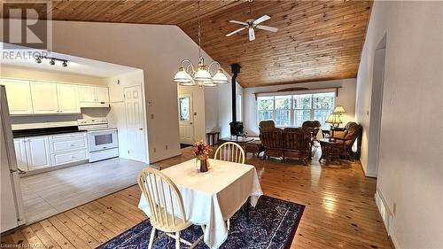 83 Lakewood Country Lane, Northern Bruce Peninsula, ON - Indoor Photo Showing Dining Room