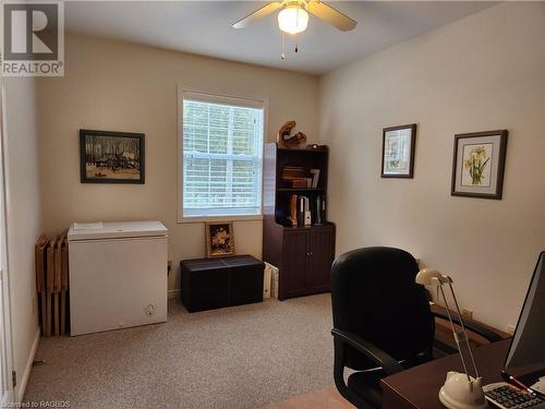 3rd bedroom currently as computer room - 83 Lakewood Country Lane, Northern Bruce Peninsula, ON - Indoor Photo Showing Other Room