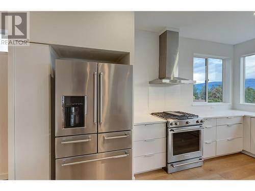 1085 Aubrey Road, West Kelowna, BC - Indoor Photo Showing Kitchen