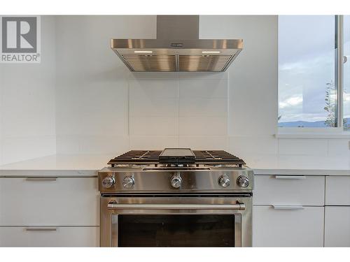 1085 Aubrey Road, West Kelowna, BC - Indoor Photo Showing Kitchen