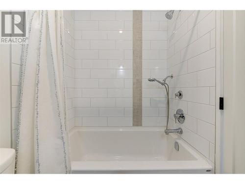 1085 Aubrey Road, West Kelowna, BC - Indoor Photo Showing Bathroom