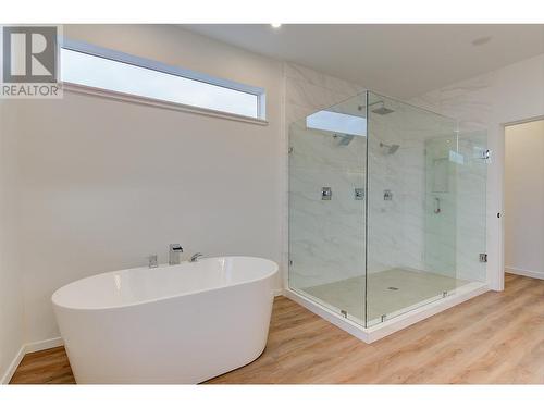 1085 Aubrey Road, West Kelowna, BC - Indoor Photo Showing Bathroom