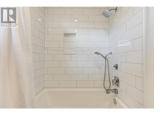 1085 Aubrey Road, West Kelowna, BC - Indoor Photo Showing Bathroom