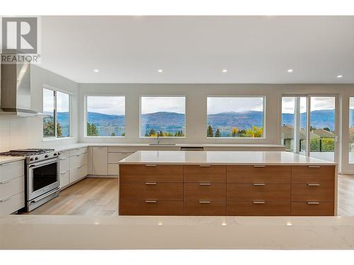 1085 Aubrey Road, West Kelowna, BC - Indoor Photo Showing Kitchen With Upgraded Kitchen