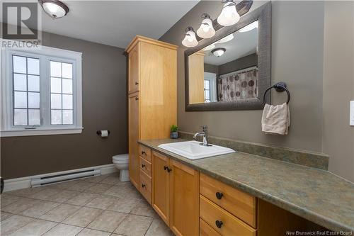 2 Thistlevale Drive, Moncton, NB - Indoor Photo Showing Bathroom