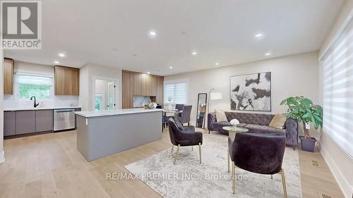 270 Brighton Avenue, Toronto, ON - Indoor Photo Showing Kitchen