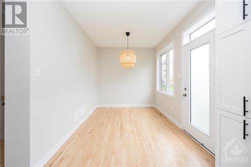 261 Surface Lane, Ottawa, ON - Indoor Photo Showing Other Room