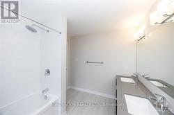 Primary en-suite bathroom - 