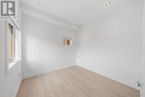 261 Seaview Heights S, East Gwillimbury, ON - Indoor Photo Showing Other Room