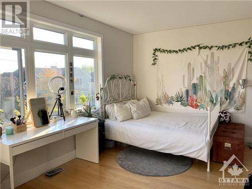 283 Kirchoffer Avenue, Ottawa, ON - Indoor Photo Showing Bedroom