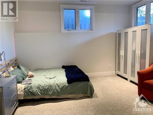 283 Kirchoffer Avenue, Ottawa, ON - Indoor Photo Showing Bedroom