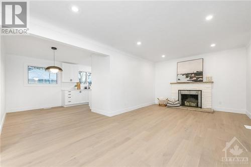 6 Fairhill Crescent, Ottawa, ON - Indoor Photo Showing Living Room With Fireplace