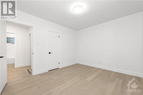 6 Fairhill Crescent, Ottawa, ON - Indoor Photo Showing Other Room