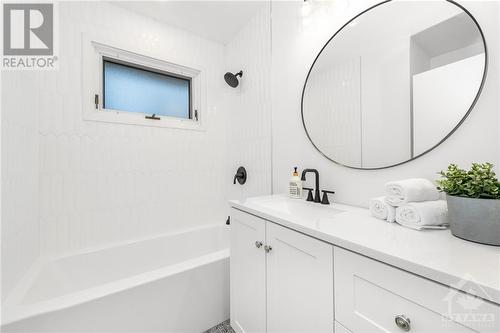 6 Fairhill Crescent, Ottawa, ON - Indoor Photo Showing Bathroom