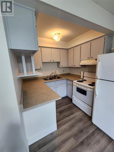 82 Finch Drive Unit# 26, Sarnia, ON - Indoor Photo Showing Kitchen With Double Sink