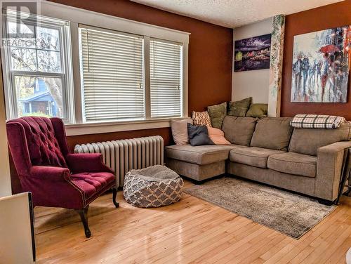 35 East Valley Road, Corner Brook, NL - Indoor Photo Showing Living Room