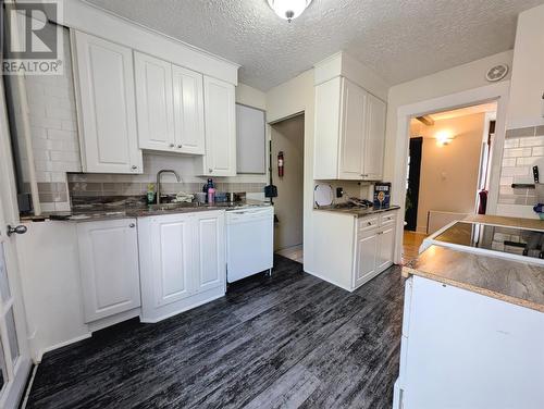 35 East Valley Road, Corner Brook, NL - Indoor Photo Showing Kitchen