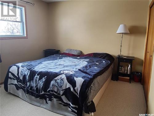 46 Newcombe Street, Manor, SK - Indoor Photo Showing Bedroom