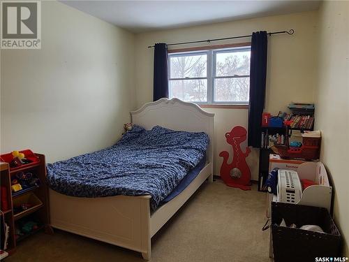 46 Newcombe Street, Manor, SK - Indoor Photo Showing Bedroom