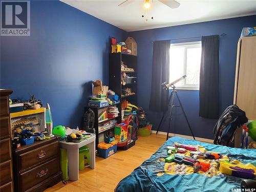 46 Newcombe Street, Manor, SK - Indoor Photo Showing Bedroom