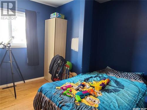 46 Newcombe Street, Manor, SK - Indoor Photo Showing Bedroom