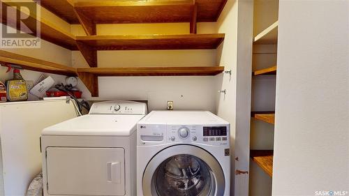 1002 Broad Street N, Regina, SK - Indoor Photo Showing Laundry Room