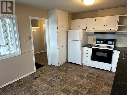 7755 Mclennan Road, Vernon, BC - Indoor Photo Showing Kitchen