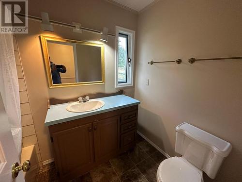 7755 Mclennan Road, Vernon, BC - Indoor Photo Showing Bathroom