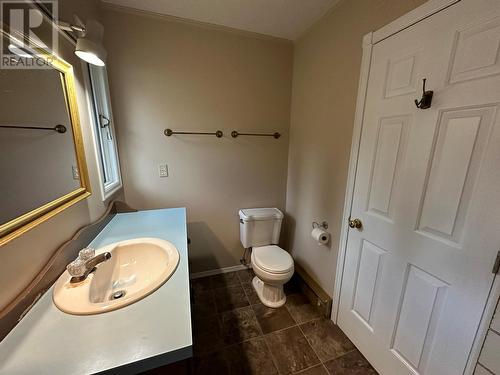 7755 Mclennan Road, Vernon, BC - Indoor Photo Showing Bathroom