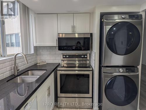 806 - 3700 Kaneff Crescent, Mississauga, ON - Indoor Photo Showing Laundry Room