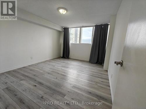 806 - 3700 Kaneff Crescent, Mississauga, ON - Indoor Photo Showing Other Room