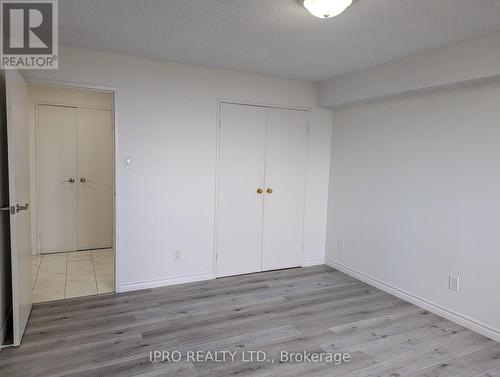 806 - 3700 Kaneff Crescent, Mississauga, ON - Indoor Photo Showing Other Room