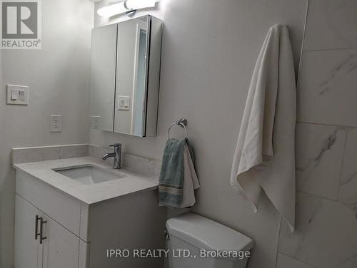 806 - 3700 Kaneff Crescent, Mississauga, ON - Indoor Photo Showing Bathroom