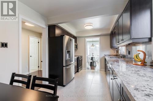 2662 Innisfil Road, Mississauga, ON - Indoor Photo Showing Kitchen With Upgraded Kitchen