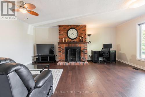 2662 Innisfil Road, Mississauga, ON - Indoor Photo Showing Living Room With Fireplace