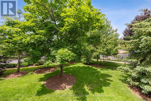 44 - 300 Ravineview Way, Oakville, ON - Outdoor