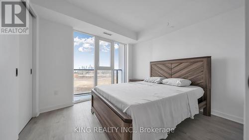 425 - 36 Zorra Street, Toronto, ON - Indoor Photo Showing Bedroom