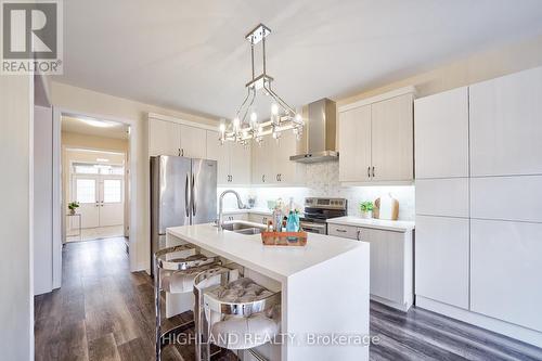 213 Camellia Crescent, Oakville, ON - Indoor Photo Showing Kitchen With Double Sink