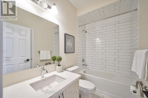 213 Camellia Crescent, Oakville, ON - Indoor Photo Showing Bathroom