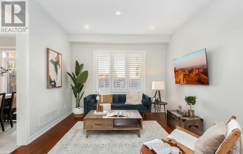 447 Harkin Place, Milton, ON - Indoor Photo Showing Living Room