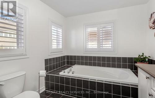 447 Harkin Place, Milton, ON - Indoor Photo Showing Bathroom