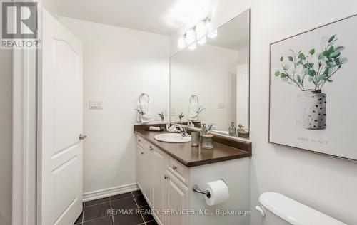 447 Harkin Place, Milton, ON - Indoor Photo Showing Bathroom