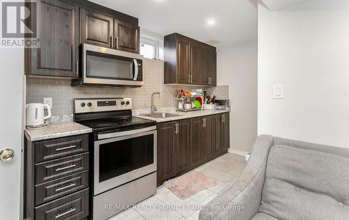 447 Harkin Place, Milton, ON - Indoor Photo Showing Kitchen