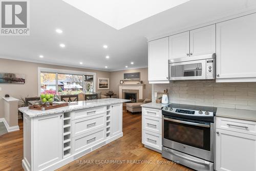 23 Valerie Drive, St. Catharines, ON - Indoor Photo Showing Kitchen With Upgraded Kitchen