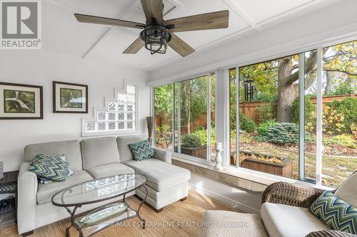 23 Valerie Drive, St. Catharines, ON - Indoor Photo Showing Living Room