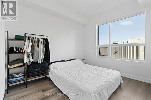 220 - 5055 Greenlane Road, Lincoln, ON - Indoor Photo Showing Bedroom