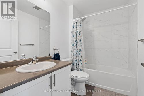 220 - 5055 Greenlane Road, Lincoln, ON - Indoor Photo Showing Bathroom