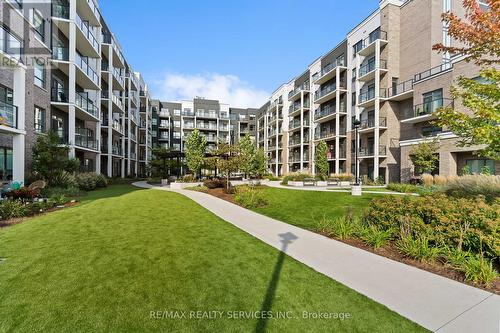 220 - 5055 Greenlane Road, Lincoln, ON - Outdoor With Balcony With Facade